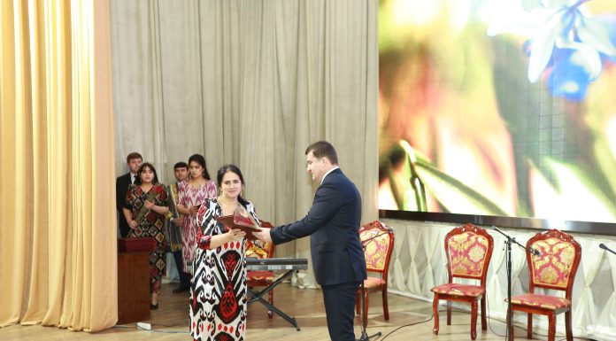 ҚАДРДОНИИ БОНУВОН ДАР РӮЗИ МОДАР