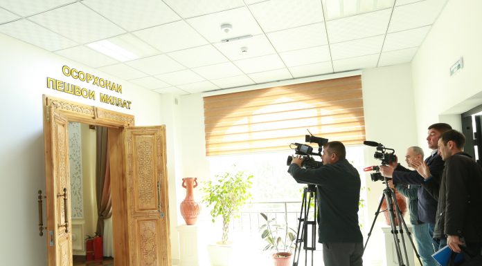 РӮЗИ ХОТИРМОН БАРОИ РӮЗНОМАНИГОРОН