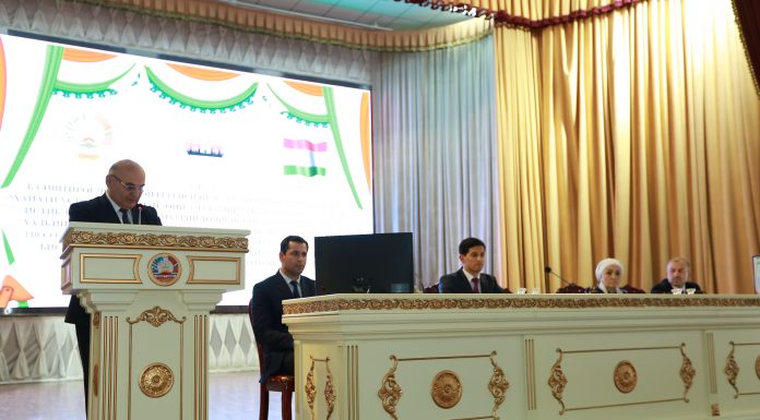 ҲАМОИШҲО ДАР САМТИ РУШДИ ИЛМУ ИСТЕҲСОЛОТ: Гузориш аз «Ҳафтаи илм»-и донишгоҳ