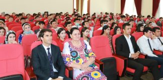 Студенты ТНУ приняли участие в просмотре спектакля «Ашки модар»