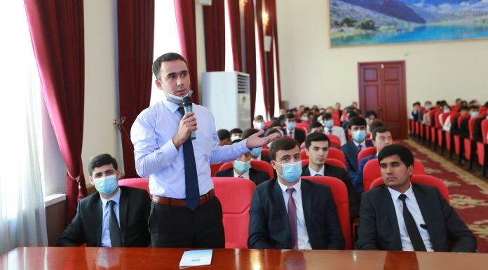 В Таджикском национальном университете состоялась лекция Генерального секретаря ОДКБ Станислава Зася о системе коллективной безопасности, военно-политических и правовых основах деятельности Организации