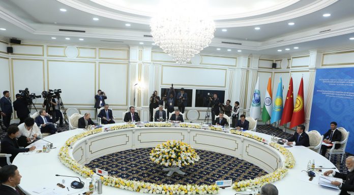 БУНЁДГУЗОР ВА РАҲНАМОИ СИЁСАТИ МУВАФФАҚИ ХОРИҶИИ ТОҶИКИСТОН