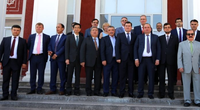 The delegation of embassy representatives from 16 countries visited Tajik National University