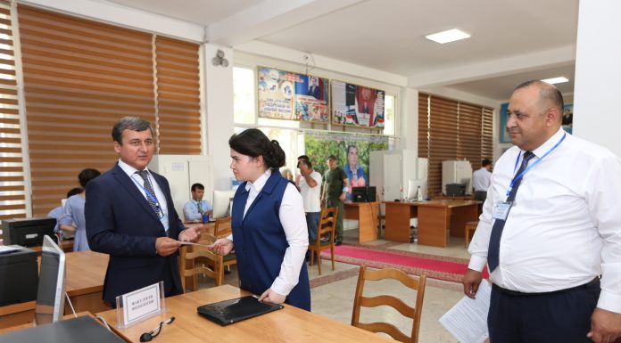 ҶАРАЁНИ КОМИССИЯИ ҚАБУЛИ ДМТ: ИСТИҚБОЛИ БАРАНДАИ ШОҲҶОИЗАИ ОЗМУНИ «ФУРӮҒИ СУБҲИ ДОНОӢ…»