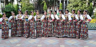 «Сияние красок» показали на фестивале в Душанбе