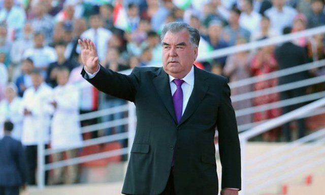 КӮШИШИ ХУРДЕ АНДАР ШИНОХТИ БУЗУРГИ ПЕШВОИ ДАВЛАТСОЗ