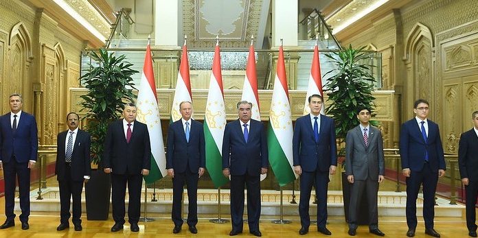 Президент Республики Таджикистан Эмомали Рахмон провел встречу с главами делегаций — участниками 16-го заседания секретарей советов безопасности государств-членов ШОС