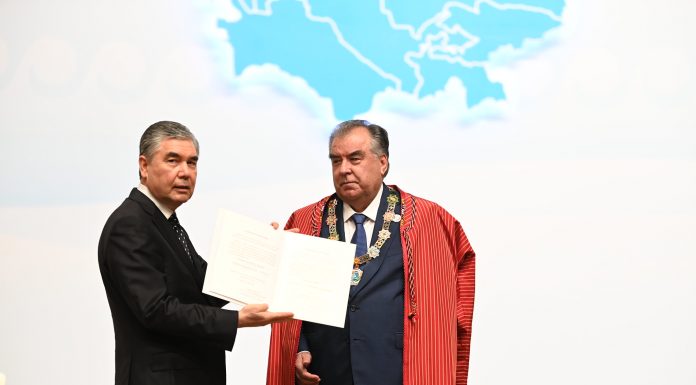 EMOMALI RAHMON AWARDED THE MARK OF HONOUR OF THE HEADS OF CENTRAL ASIAN STATES