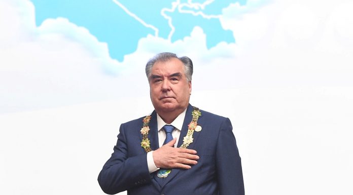 САҲМИ ПЕШВОИ МИЛЛАТ ДАР ТАШАККУЛ ВА РУШДИ СИЁСАТИ ХОРИҶИИ ТОҶИКИСТОН