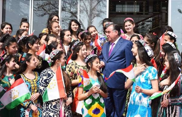 НАҚШИ ЗАНОН ДАР ПЕШРАФТИ ҲАЁТИ СИЁСИИ ҶОМЕА