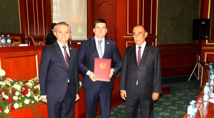 ПОЗДРАВЛЯЕМ С НАГРАДОЙ!