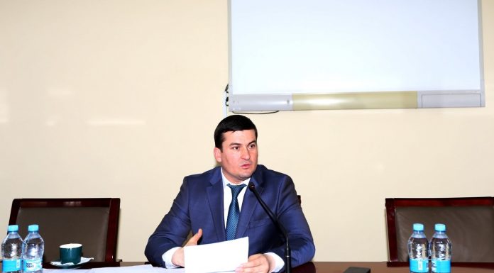 ИЛМАТ БА АМАЛ ЧУ ЁР ГАРДАД…