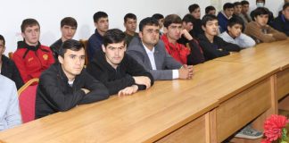 Встреча руководства университета со студентами, проживающими в общежитии