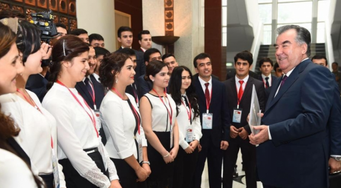 ҶАВОНОН ВА ШАРОИТИ МУРАККАБИ ҶАҲОНИ МУОСИР