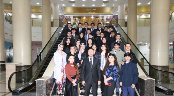 БОЗДИДИ ДОНИШҶӮЁН АЗ КИТОБХОНАИ МИЛЛӢ