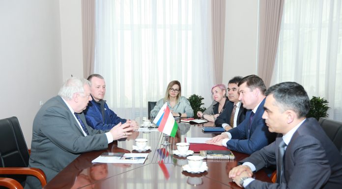 ТАШРИФИ САФИРИ СЛОВАКИЯ БА ДОНИШГОҲ