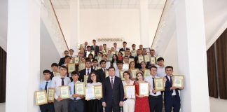 ИҚДОМИ НАВБАТИИ РЕКТОРИ ДОНИШГОҲ БА ҒОЛИБОНИ ОЛИМПИАДАВУ ОЗМУНҲО (Аз муаррифии дастовардҳо то супоридани мукофотпулӣ дар Шуро)