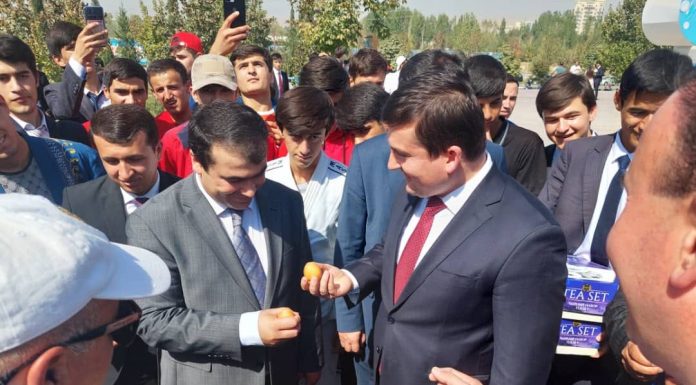 ИШТИРОКИ ФАЪОЛОНАИ ОМӮЗГОРОНУ ДОНИШҶӮЁНИ ДОНИШГОҲИ МИЛЛИИ ТОҶИКИСТОН ДАР ФЕСТИВАЛИ БОЗИҲОИ МИЛЛИИ ВАРЗИШӢ