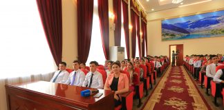 В ТНУ посмотрели онлайн-трансляцию выступления президента РТ Эмомали Рахмона, посвященное Дню знаний