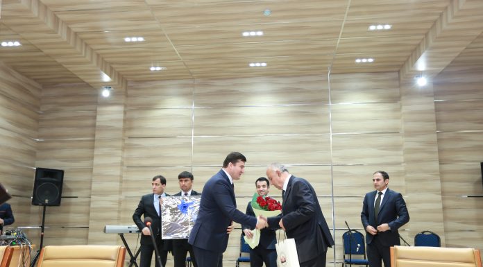 САНАИ ТАЪРИХИЕ, КИ МОРО БА ОЯНДАИ ДУРАХШОН РАҲНАМУН КАРД