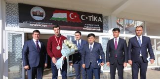 БОЗДИДИ ПАҲЛАВОНИ МАЪРУФИ ТОҶИК ТЕМУР РАҲИМОВ АЗ ОСОРХОНАИ ПЕШВОИ МИЛЛАТ