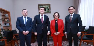 ХОНУМ СЕЗИН СИНАНОГЛУ ДАР ДОНИШГОҲ