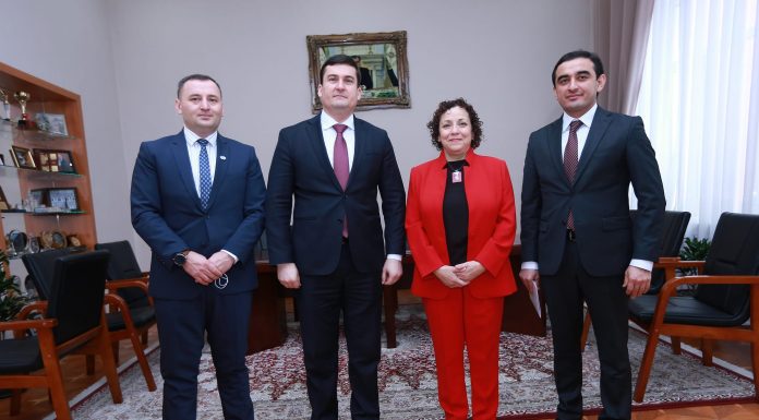 ХОНУМ СЕЗИН СИНАНОГЛУ ДАР ДОНИШГОҲ