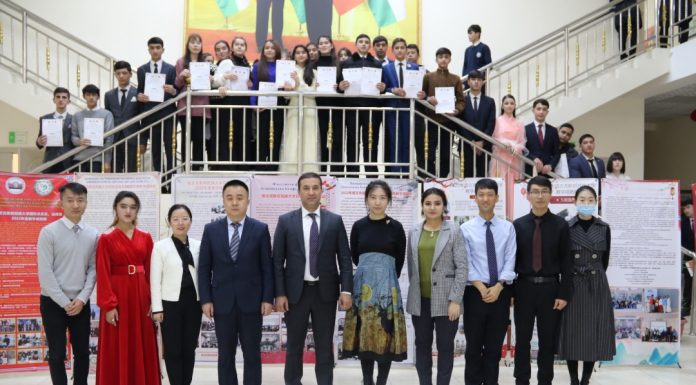 АЗ ҚАДРДОНИИ ХОНАНДАГОН ТО БАРРАСИИ ФАЪОЛИЯТИ НИМСОЛАИ ДОНИШКАДА