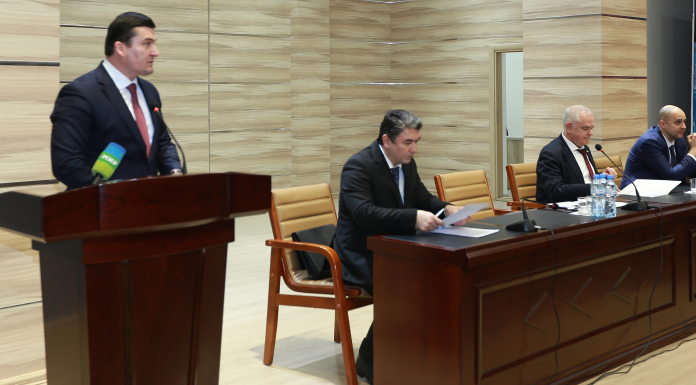 ДАР СУҲБАТИ САФИР