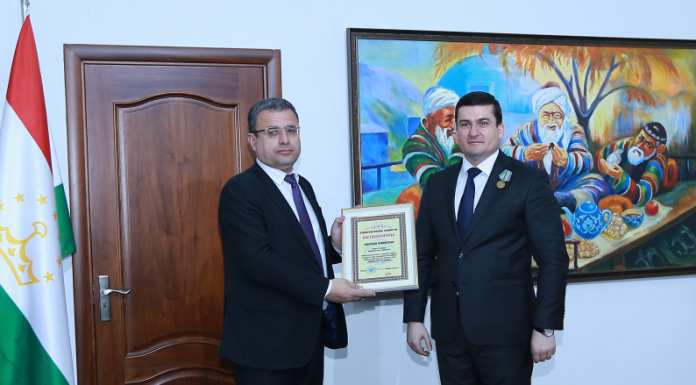 ТАҶЛИЛИ ИДИ КАСБӢ ВА ҚАДРШИНОСИИ РӮЗНОМАНИГОРОН