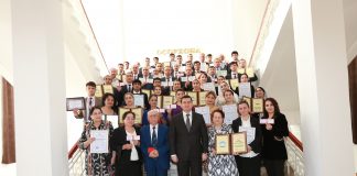 АЗ ГИРИФТАНИ НИШОНҲОИ ФАХРӢ ТО  ИФТИХОРНОМАҲОИ ҶАШНӢ