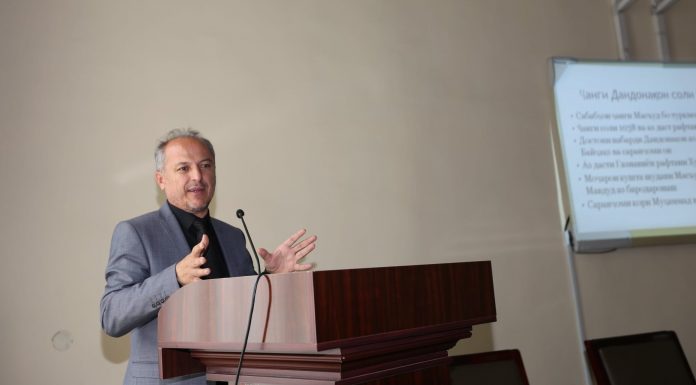 ХОНИШҲОИ СИЁСӢ ДАР БОБИ КИТОБИ «ТОҶИКОН»