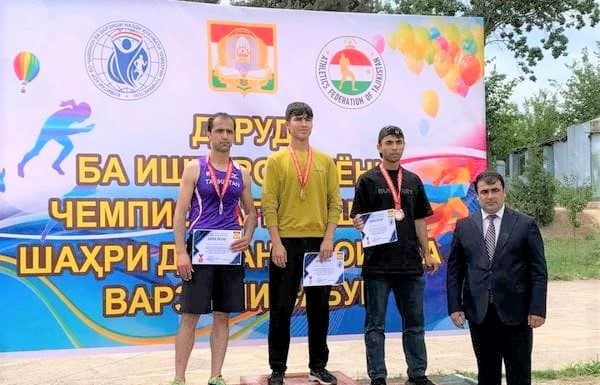 ПИРӮЗИИ ДОНИШҶӮЙИ ДОНИШГОҲ ДАР МУСОБИҚАИ ШАҲРӢ