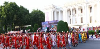 ИШТИРОКИ ФАЪОЛОНАИ ДОНИШҶӮДУХТАРОНИ ДОНИШГОҲИ МИЛЛИИ ТОҶИКИСТОН ДАР ФЕСТИВАЛИ ШАҲРИИ “САД РАНГИ ЧАКАН”