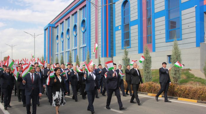 РОҲПАЙМОИИ ИДОНАИ ДОНИШГОҲИ МИЛЛӢ БА МУНОСИБАТИ РӮЗИ ПАРЧАМИ ДАВЛАТӢ