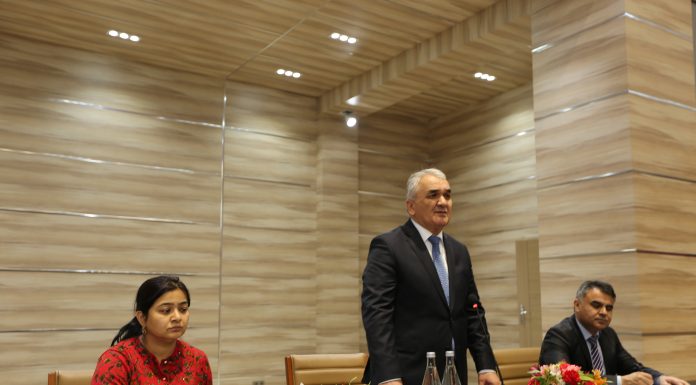 ВОЛИДАЙНИ ДОНИШҶӮЁН ДАР ДОНИШГОҲ