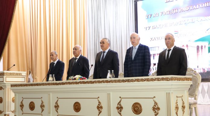 ШАРҲУ ТАВЗЕҲИ СУХАНРОНИИ ПЕШВОИ МИЛЛАТ ЗИМНИ МУЛОҚОТ БО АҲЛИ ИЛМ ВА МАОРИФИ КИШВАР