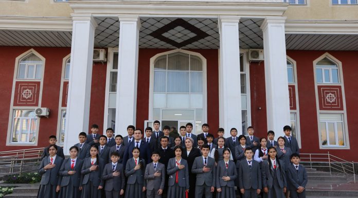 БОЗДИДИ ХОНАНДАГОНИ ЛИТСЕЙИ РАВИЯИ ТАБИИЮ РИЁЗИИ ДОНИШГОҲ АЗ ОСОРХОНАИ ПЕШВОИ МИЛЛАТ