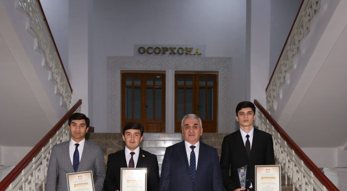 СТУДЕНТЫ ТНУ СТАЛИ ПОБЕДИТЕЛЯМИ ГОРОДСКОГО КОНКУРСА «ЛУЧШИЙ ЗНАТОК КОНСТИТУЦИИ»