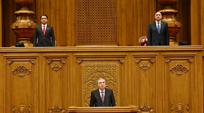 Паёми Президенти Ҷумҳурии Тоҷикистон муҳтарам Эмомалӣ Раҳмон дар бораи самтҳои асосии сиёсати дохилӣ ва хориҷии ҷумҳурӣ