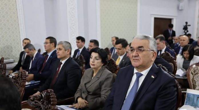 ИШТИРОКИ РОҲБАРИЯТИ ДМТ ДАР КОНФРОНСИ БАЙНАЛМИЛАЛИИ “ЭМОМАЛӢ РАҲМОН ВА ДИПЛОМАТИЯИ ОБ: АЗ ҚАДАМИ АВВАЛ ТО ШАРОКАТИ ГЛОБАЛӢ”