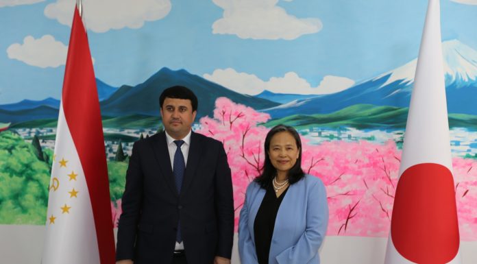 ТАҚДИМИ КИТОБҲОИ ТОЗАНАШР БА МАРКАЗИ ҶОПОНШИНОСӢ