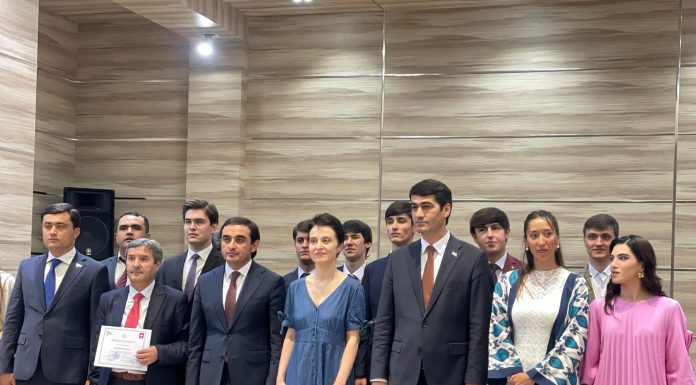 ТАҶЛИЛИ РӮЗИ ЗАБОНИ ФАРОНСАВӢ БО ИШТИРОКИ САФИР