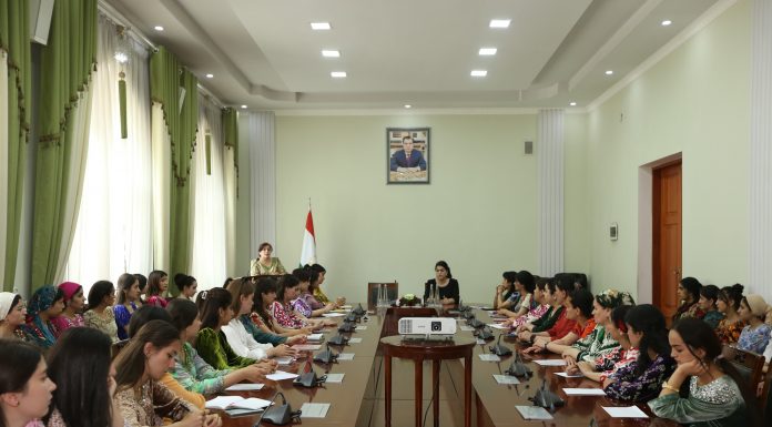 ГУСТАРИШИ ДОНИШҲОИ СИЁСИВУ ИҶТИМОИИ ДОНИШҶӮДУХТАРОН