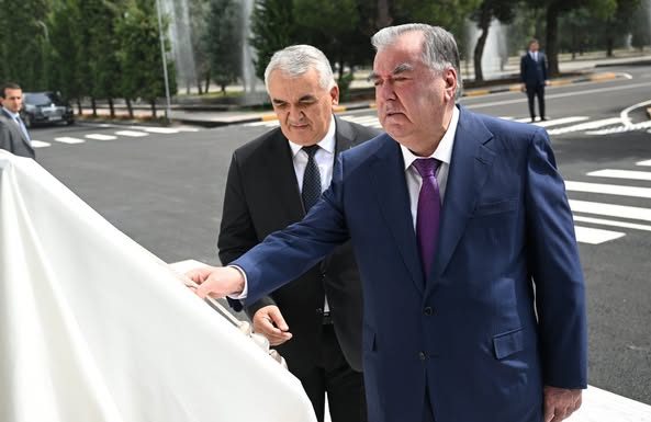 Рӯйдоди таърихӣ дар ДМТ: ИФТИТОҲИ МАРКАЗИ ТИББИЮ ТАЪЛИМӢ БО ИШТИРОКИ ПЕШВОИ МИЛЛАТ