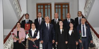ТАҚДИМИ МУКОФОТҲОИ ДАВЛАТӢ БА УСТОДОНИ ДОНИШГОҲ ДАР ҲАМОИШИ ИЛМИЮ НАЗАРИЯВӢ