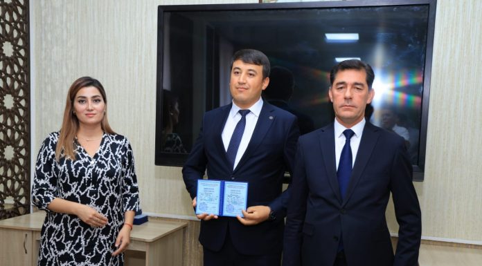 ТАҚДИМИ ДИПЛОМ БА ШУНАВАНДАГОНИ КУРСИ ЗАБОНИ АНГЛИСӢ