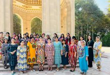 ИШТИРОКИ МАСЪУЛИН ВА ДОНИШҶӮДУХТАРОНИ ДМТ ДАР ФЕСТИВАЛИ ЛИБОСИ МИЛЛӢ