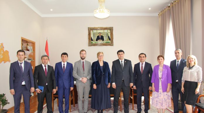 ВОХӮРИИ НАМОЯНДАИ ОЛМОН БО РОҲБАРИЯТИ ДОНИШГОҲ