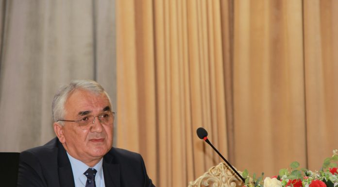 АЗ ТАВСИЯҲО ТО ВОХӮРӢ БО РОҲБАРИЯТИ ДОНИШГОҲ